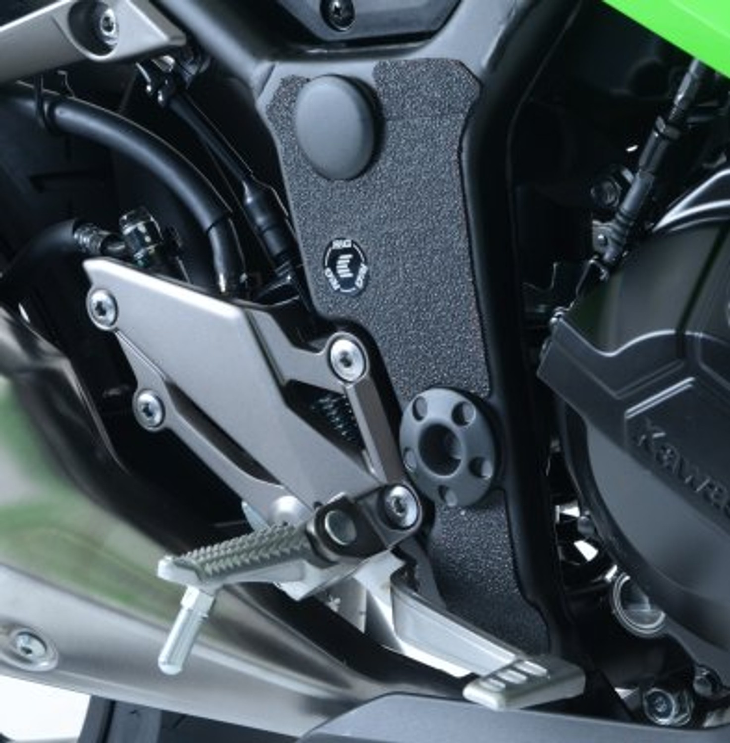 R&G Racing Boot Guard 3-Piece (frame-mounted) for Kawasaki Ninja 300/250 '13-'17, Z250 '13-'18, Z300 '15-'18 R&G Racing Boot Guard 3-Piece (frame-mounted) for Kawasaki Ninja 300/250 '13-'17, Z250 '13-'18, Z300 '15-'18